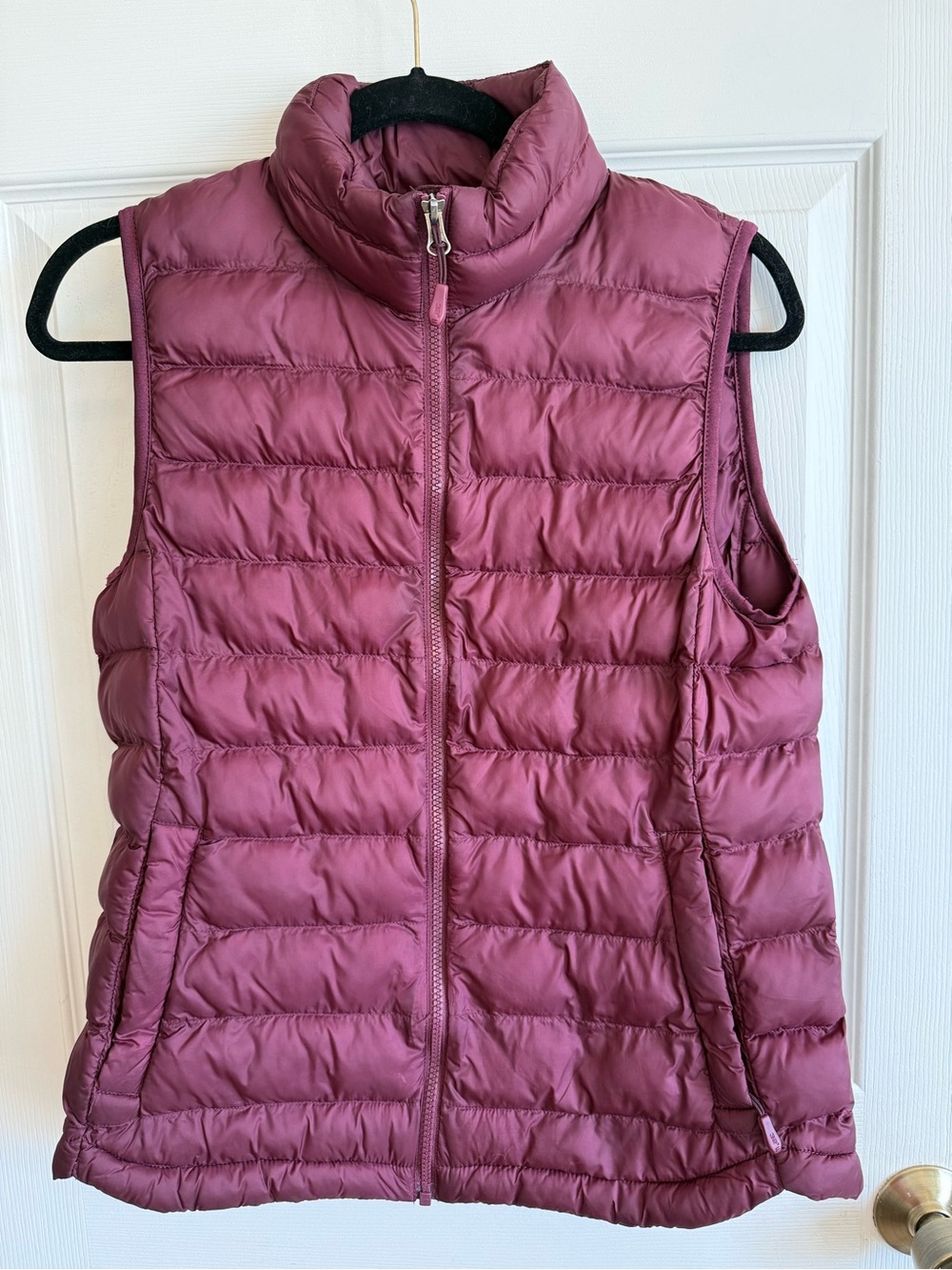 32 Degrees Quilted Zip up Packable Vest in Mauve with Zippered Pockets Small